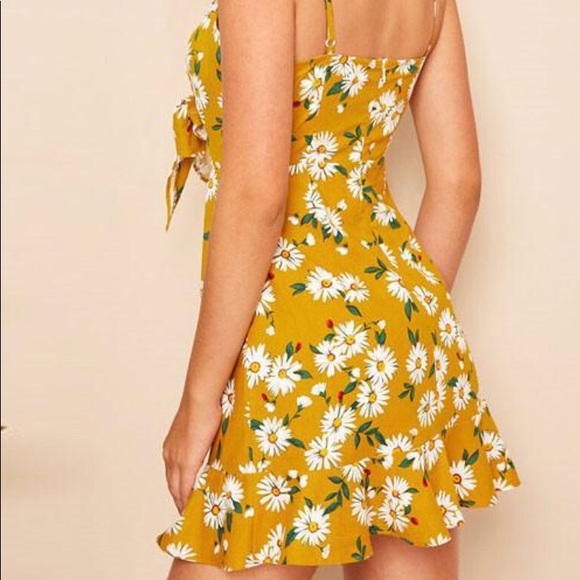 NWOT SHEIN Bow Front Ruffle Hem Floral Dress MED - Picture 4 of 5